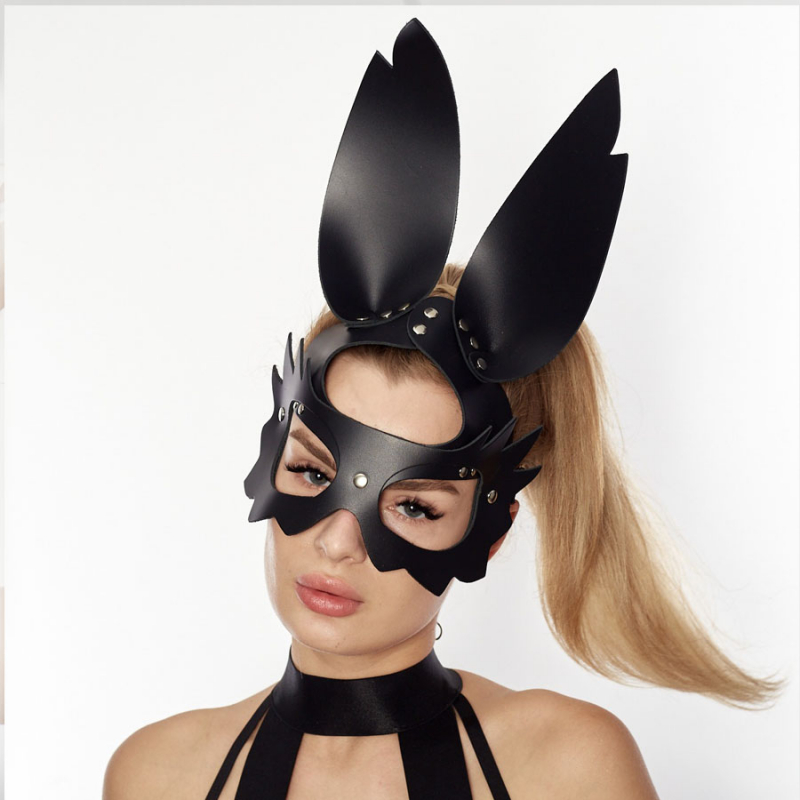 Маска зайки фигурная "Sitabella" черная, кожа 